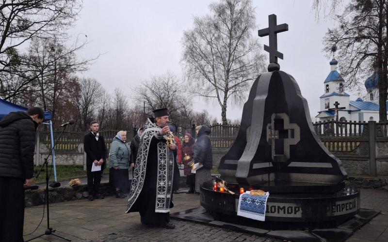 Малин вшановує жертв Голодоморів