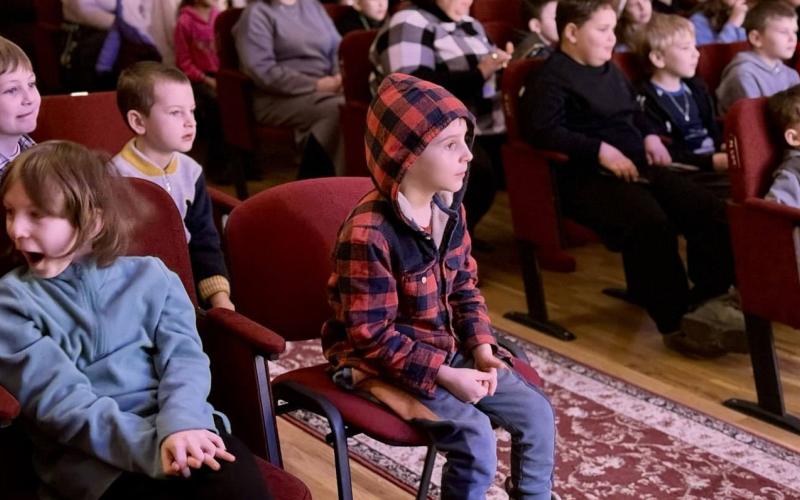 Різдвяна казка для учнів початкової школи громади