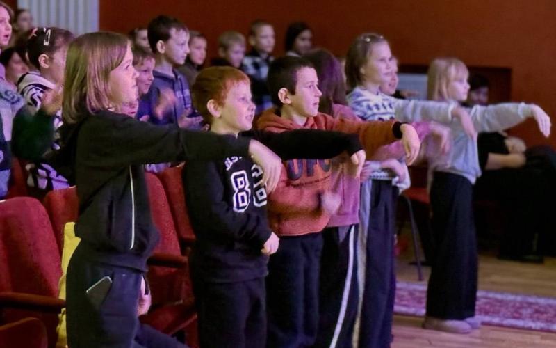 Різдвяна казка для учнів початкової школи громади