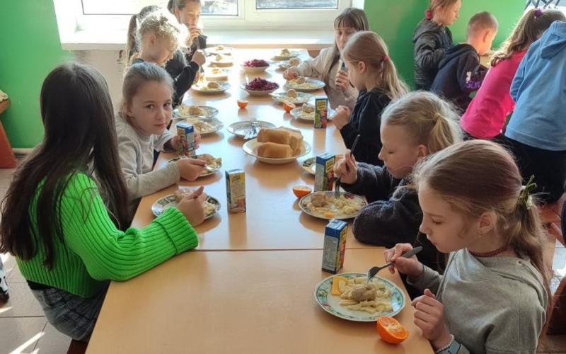 12 березня Міжнародний день шкільного харчування.