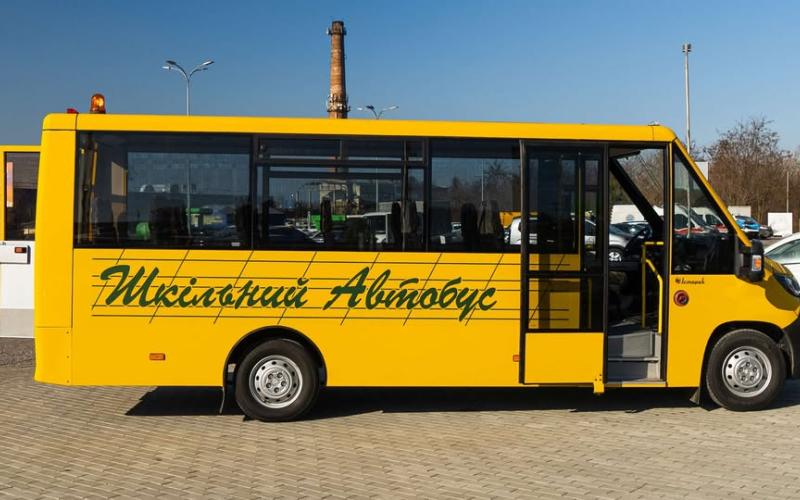 Управління освіти запрошує на роботу водія шкільного автобуса