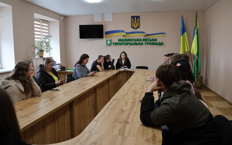 Молодіжні ініціативи та підготовка до Еко-фесту: зустріч у Малинській міській раді