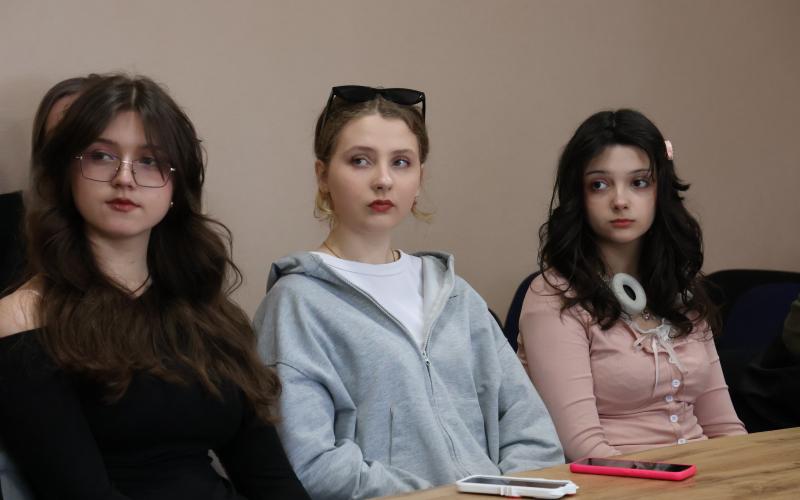 Молодіжні ініціативи та підготовка до Еко-фесту: зустріч у Малинській міській раді