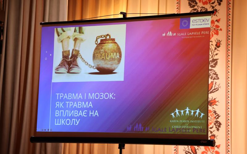Травма-інформована школа: як створити середовище, що допомагає відновленню