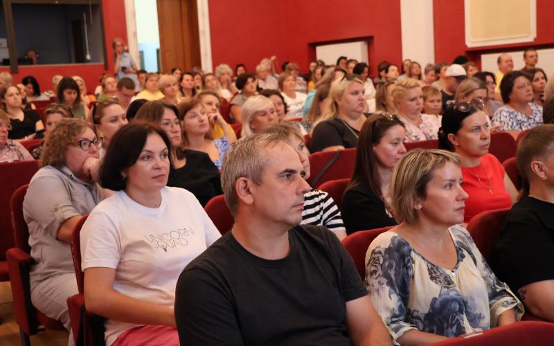 Травма-інформована школа: як створити середовище, що допомагає відновленню
