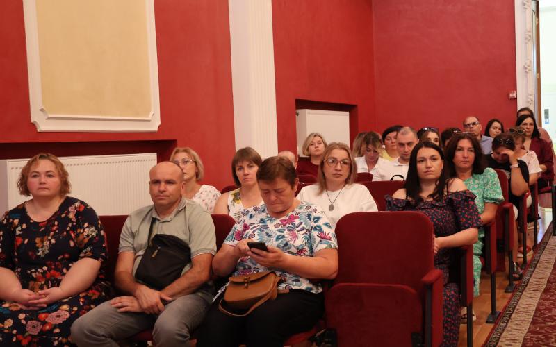 Травма-інформована школа: як створити середовище, що допомагає відновленню