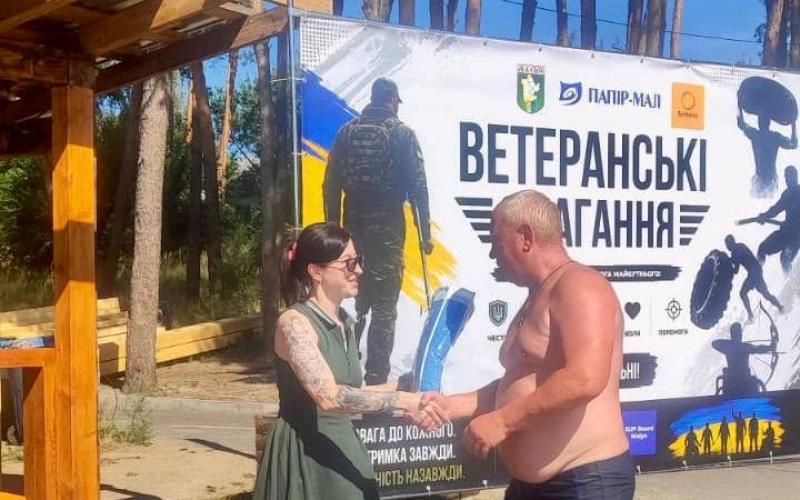 Спорт, єдність і підтримка: у Малині відбулися ветеранські змагання на SUP-дошках