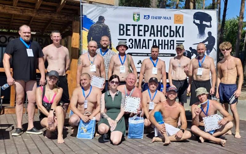 Спорт, єдність і підтримка: у Малині відбулися ветеранські змагання на SUP-дошках